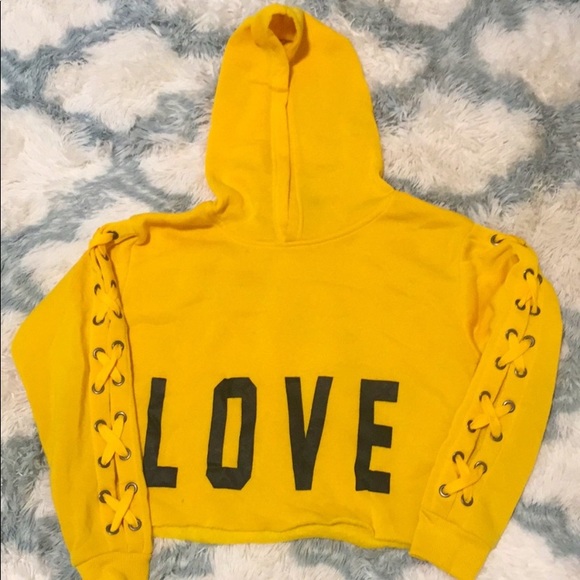 💛ROMA CONCEPTS CROPPED HOODIE WITH LACE UP SLEEVES💛 - Picture 3 of 8